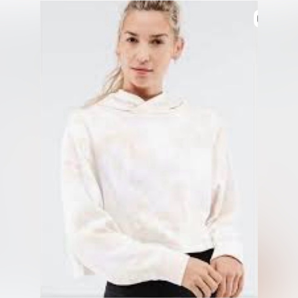 Fabletics Cream and White Tie-Dye Cropped Hoodie